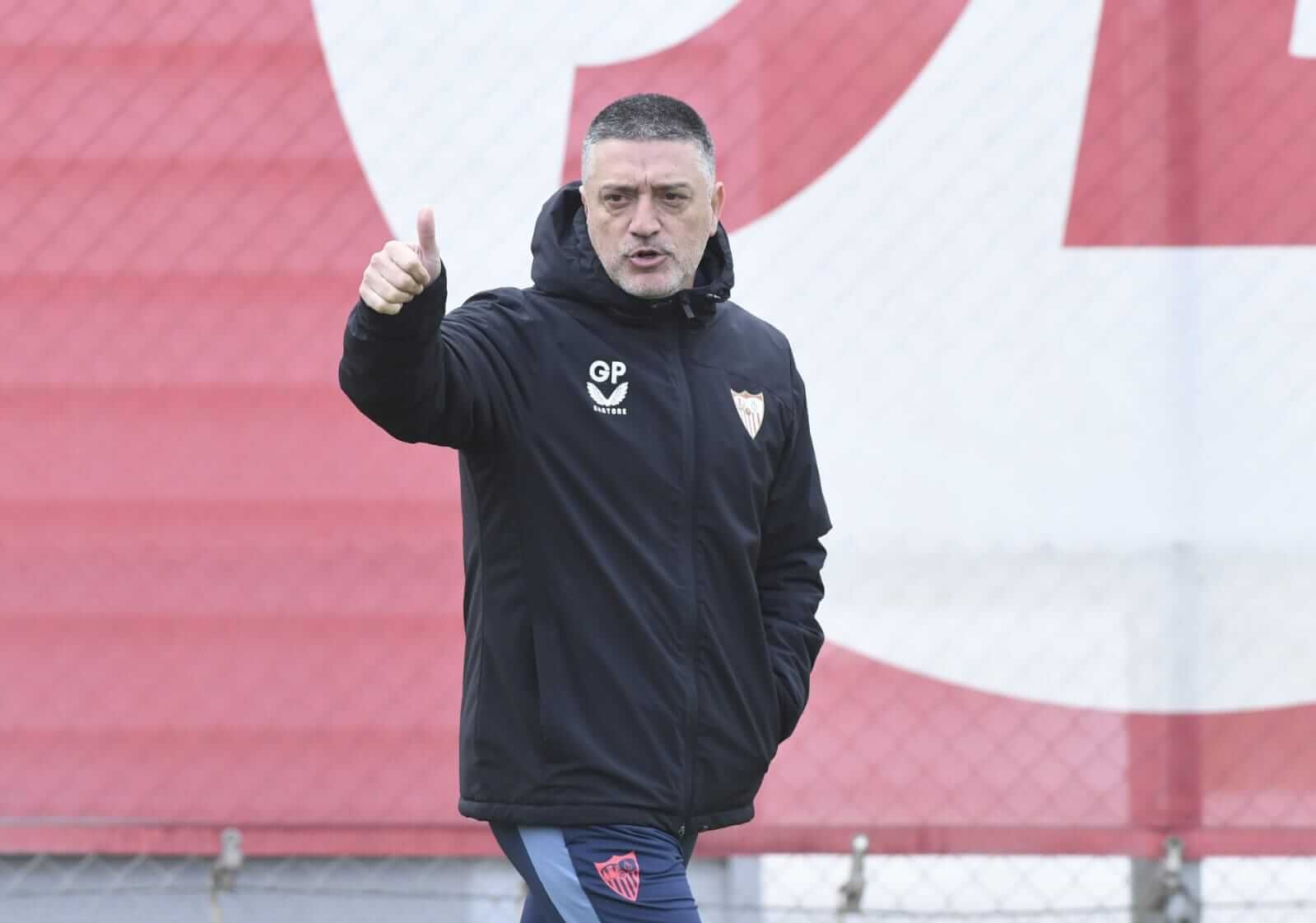  Xavier García Pimienta, en el entrenamiento de este viernes.