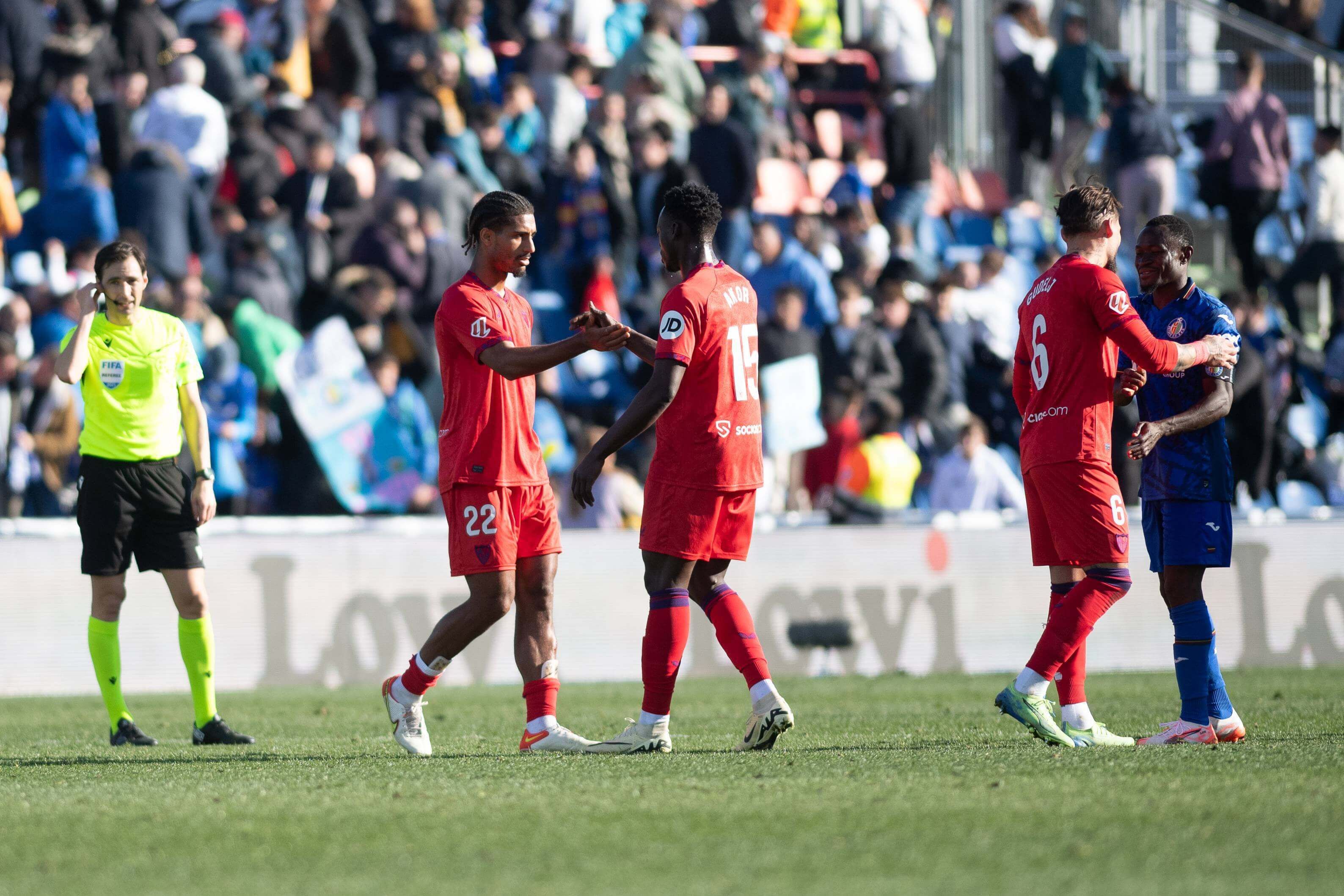  Akor Adams y Badé, tras el Getafe-Sevilla.