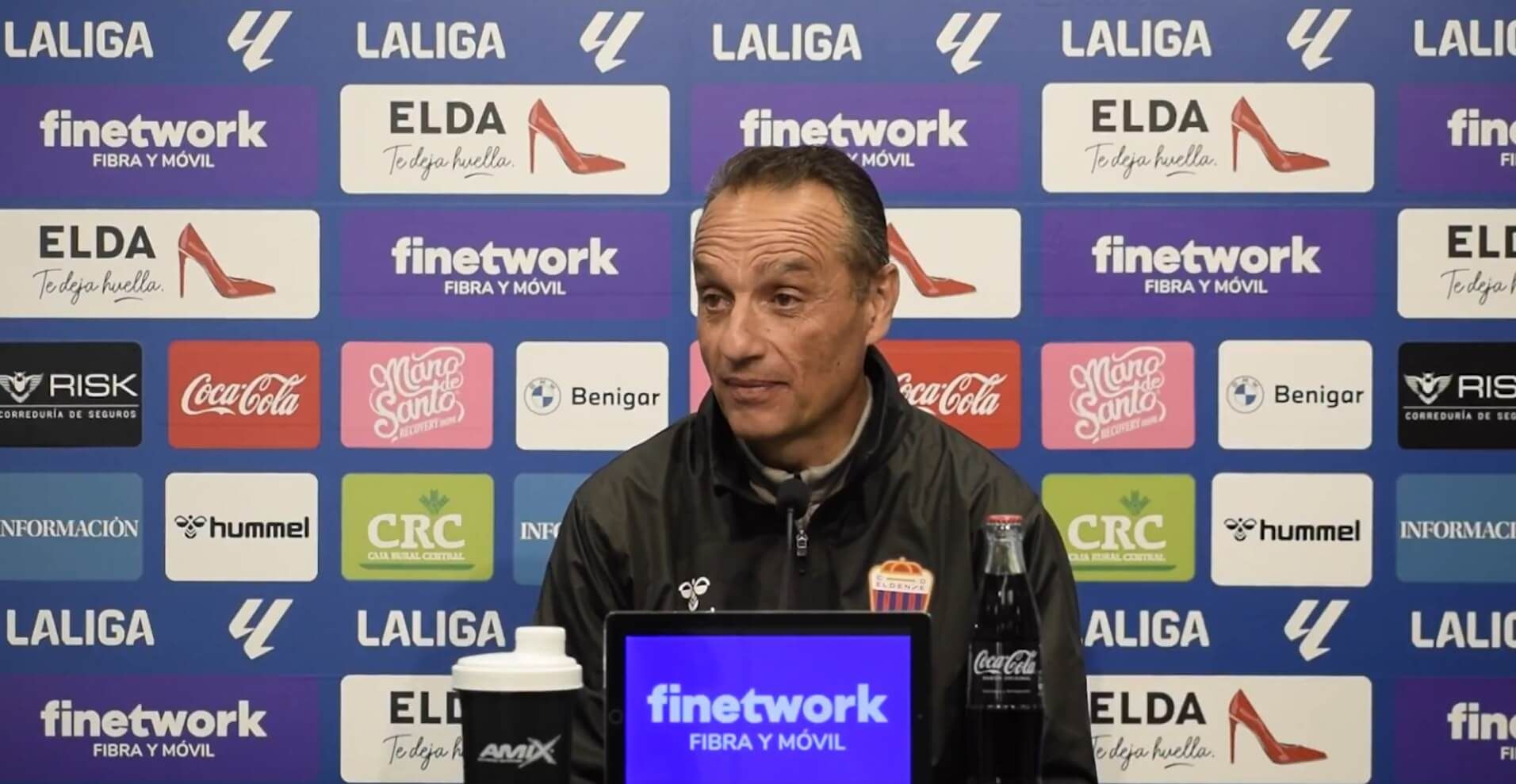  José Luis Oltra, en rueda de prensa.