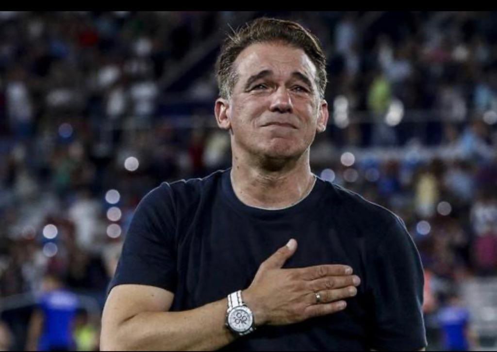  Luis García Plaza celebra el ascenso del Alavés.