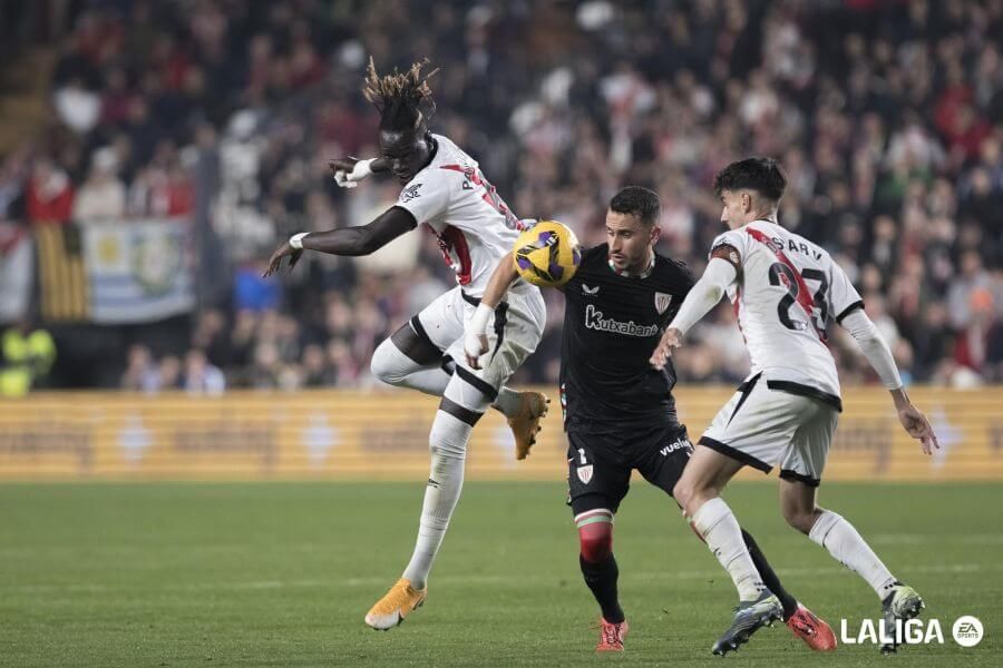  Pathé Ciss, durante el partido entre el Rayo Vallecano y el Athletic Club en Vallecas (Foto: LaLig