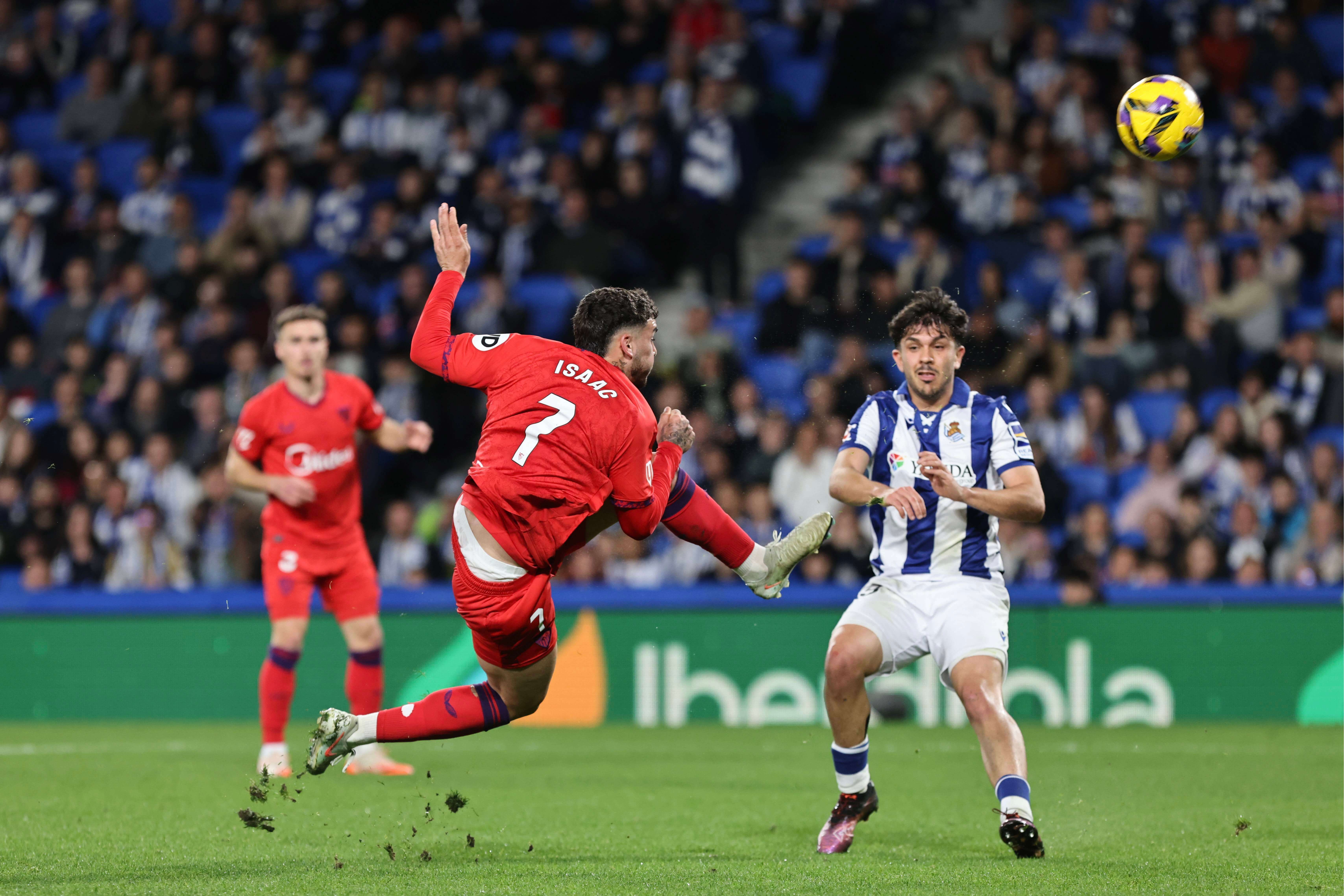 Isaac Romero, en el Real Sociedad-Sevilla.