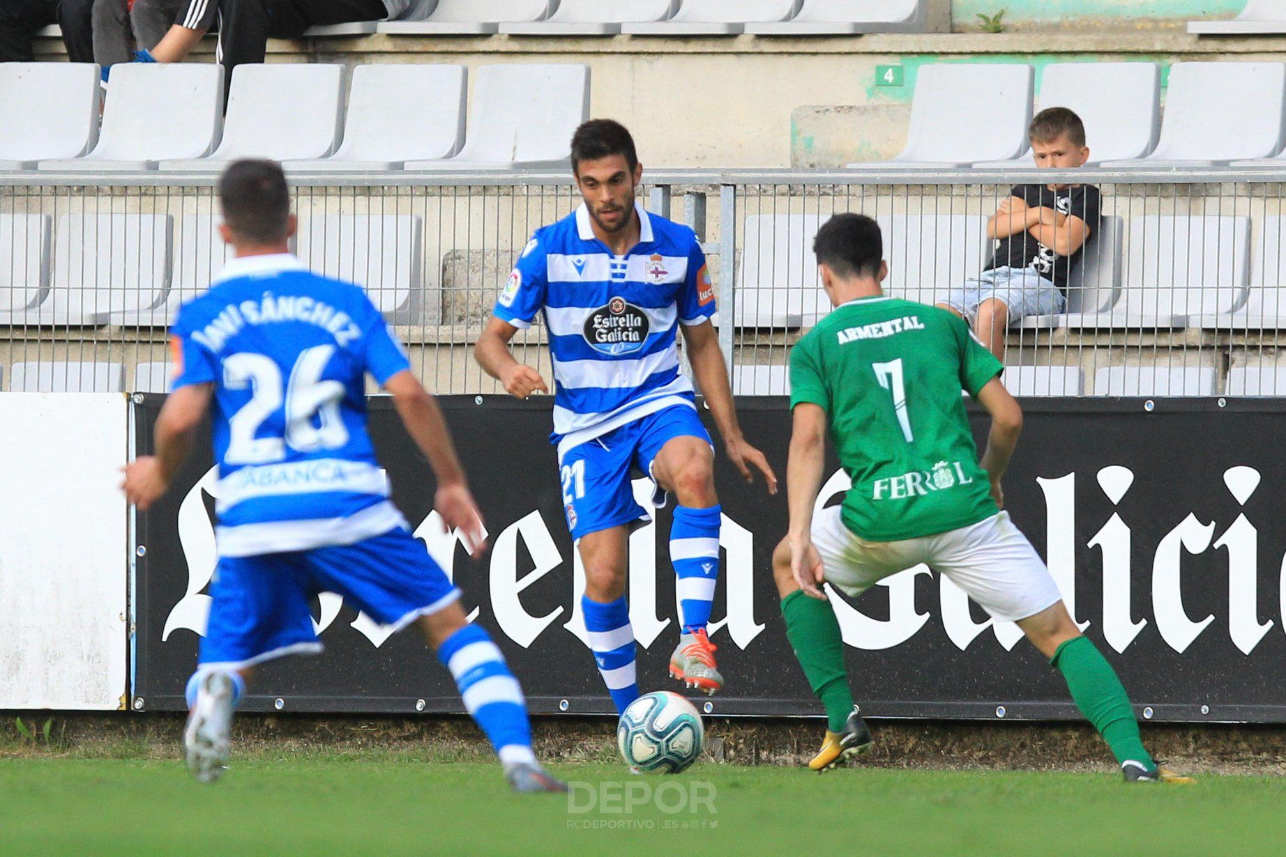 Salva Ruiz, contra el Racing de Ferrol.