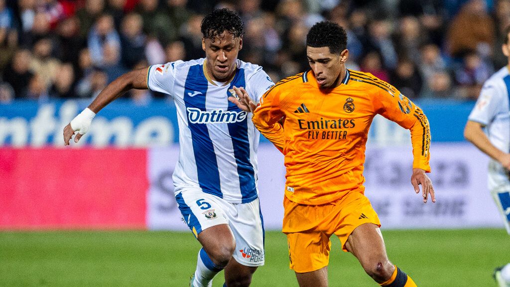 Renato Tapia y Jude Bellingham en el Leganés - Real Madrid (Fuente: Cordon Press)