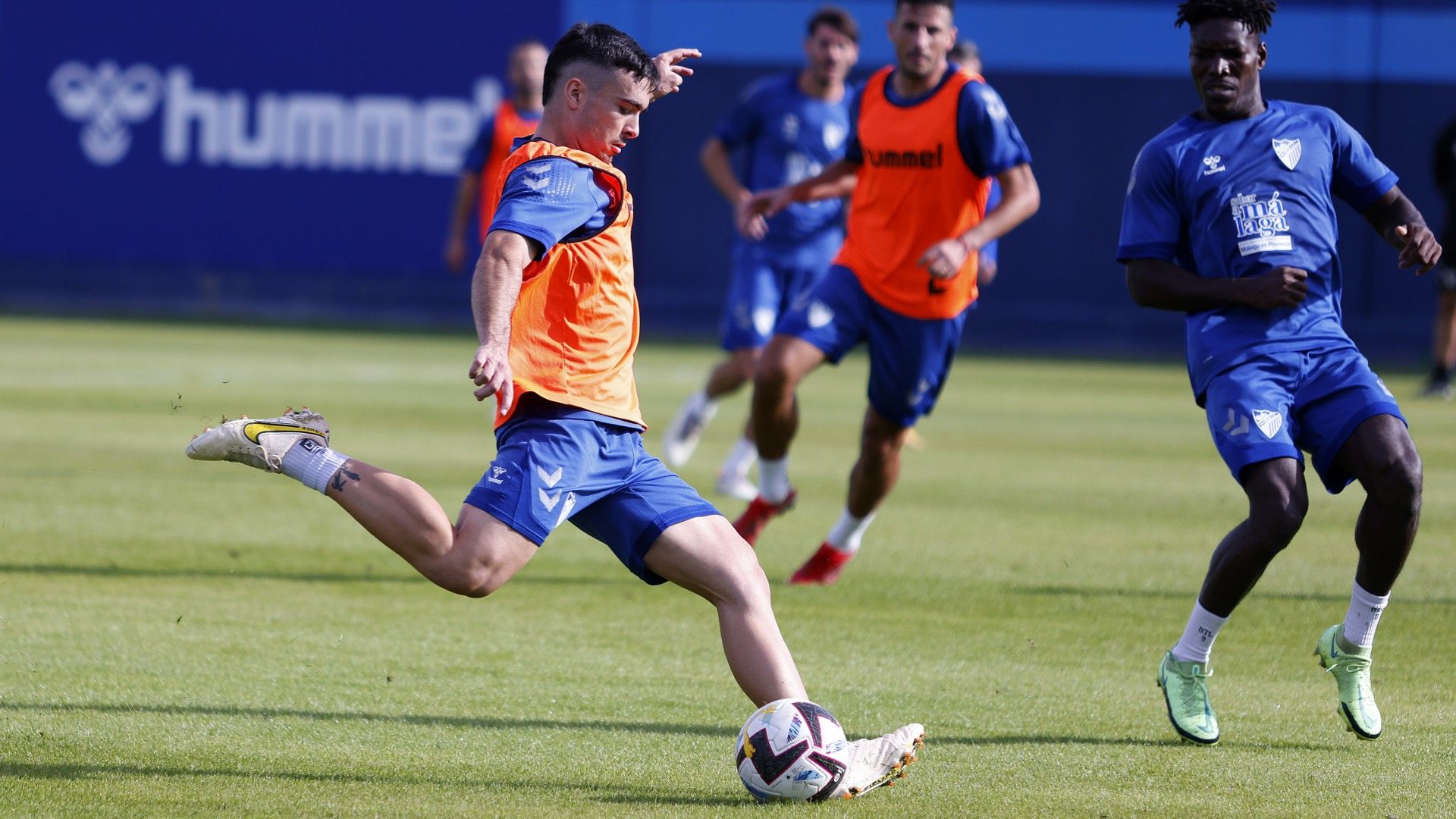  Ramón, en un entrenamiento en La Rosaleda.