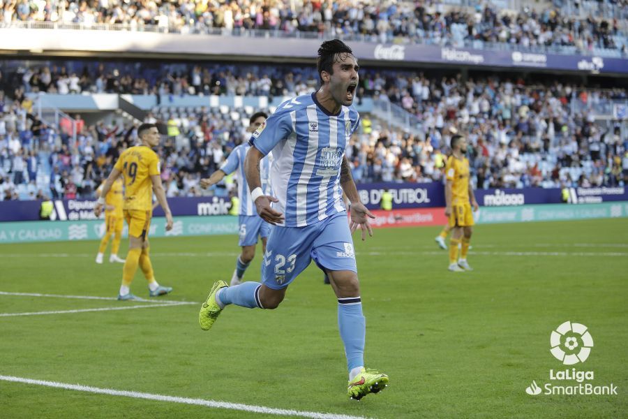  Alberto Escassi celebra el gol durante el Málaga-Ponferradina.