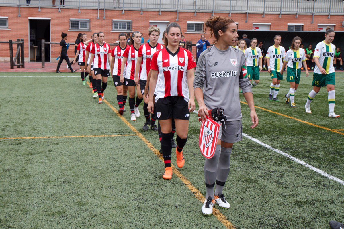  Athletic y Sani salen al campo de San Ignacio.
