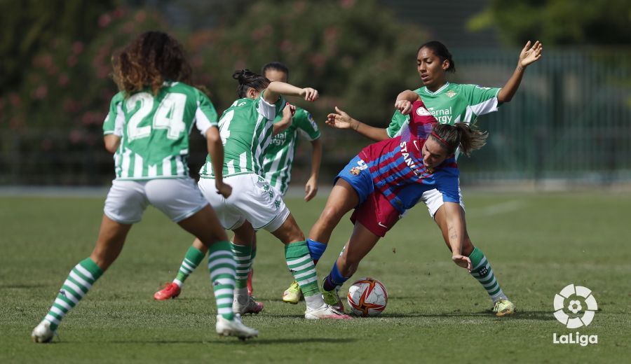 Imagen del partido entre el Betis Féminas y el Barcelona.