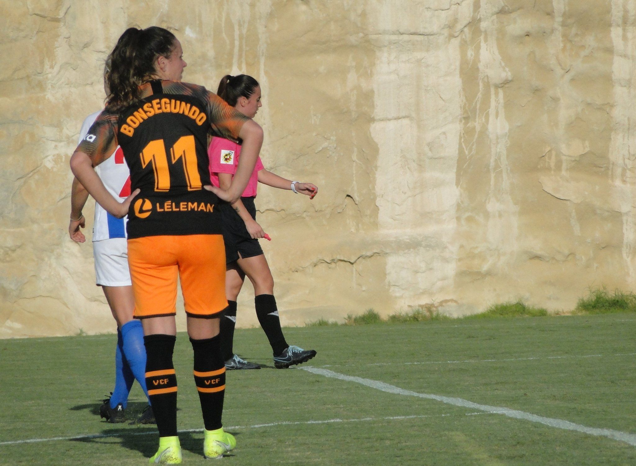  Flor Bonsegundo jugando con el Valencia CF