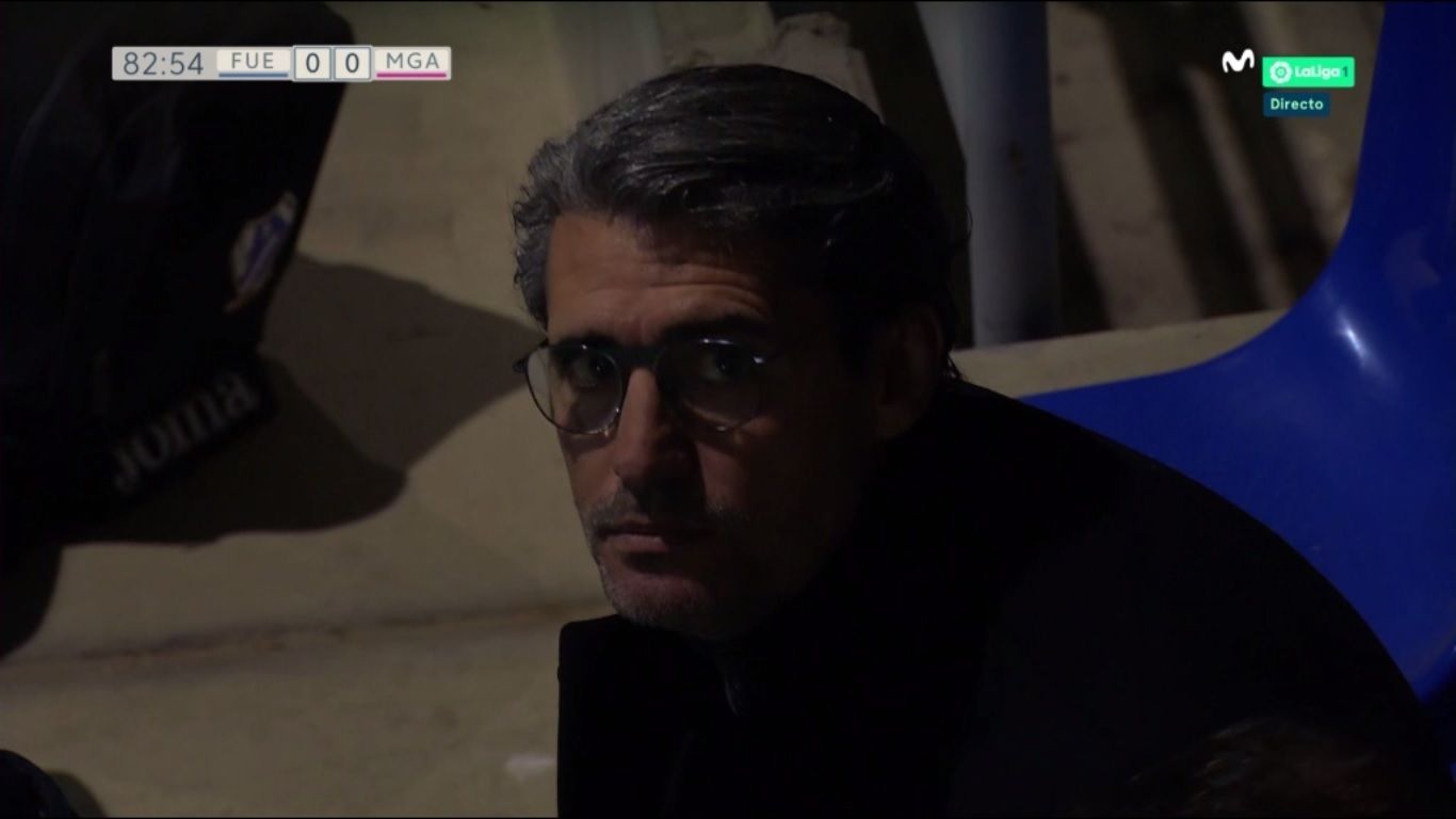  Caminero, en la grada del Fernando Torres viendo el Fuenlabrada-Málaga (Captura: Movistar).