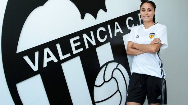 Débora García presentada como jugadora del Valencia CF