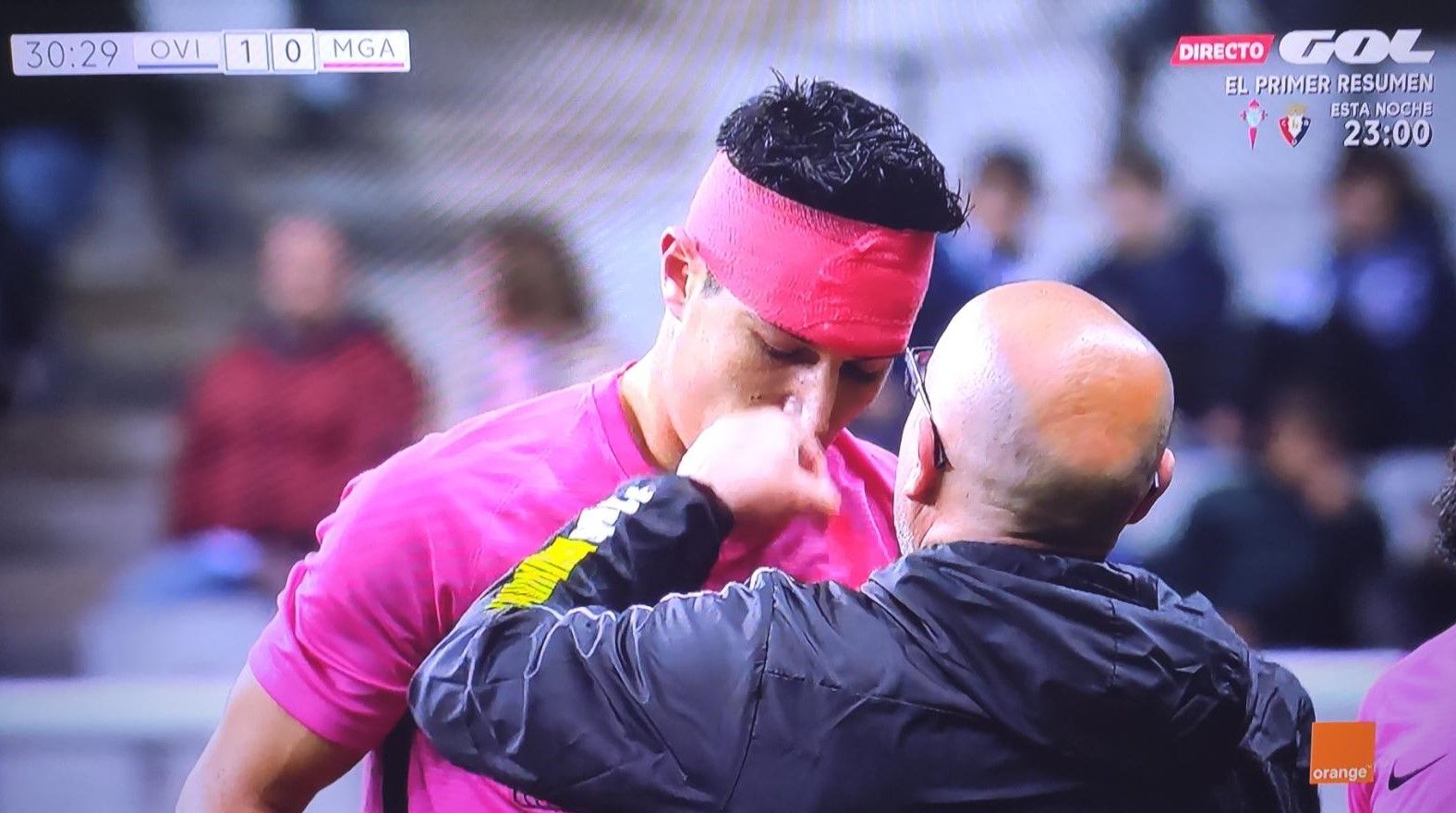 Diego González, atendido en la primera parte.