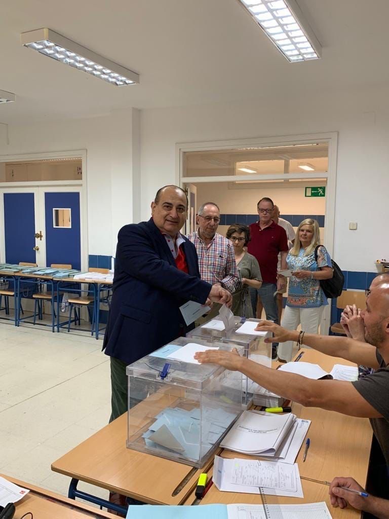  El abogado Dumet Grayeb.