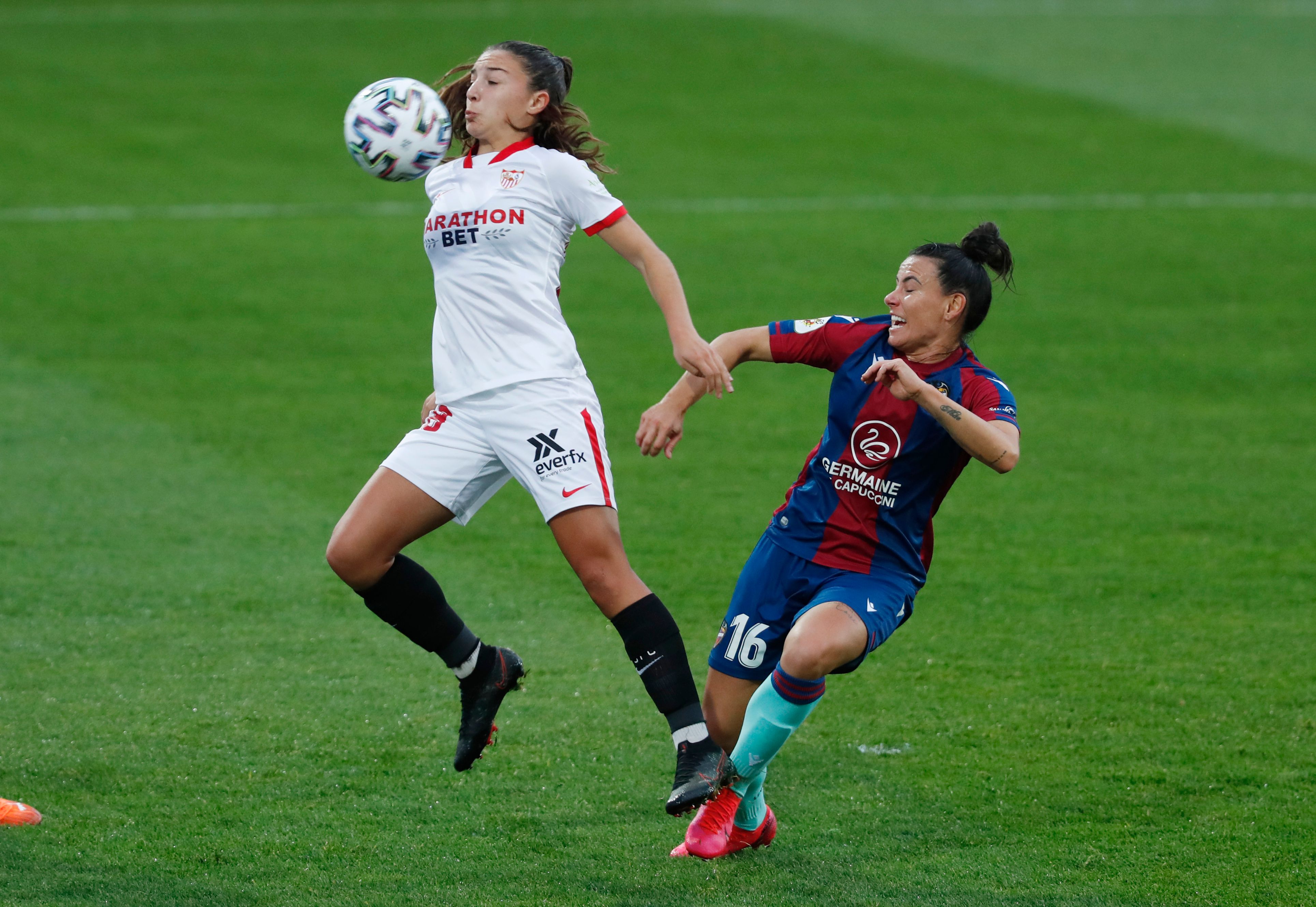 Imagen del Sevilla-Levante de la Primera Iberdrola.