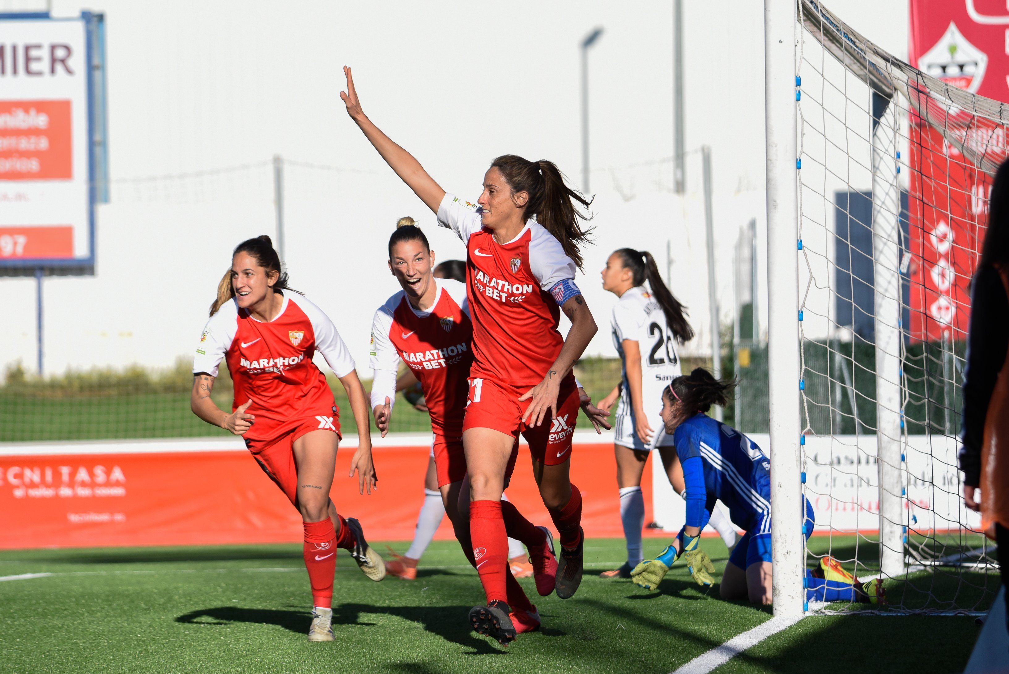 Maite Albarrán celebra su gol al Madrid CFF.