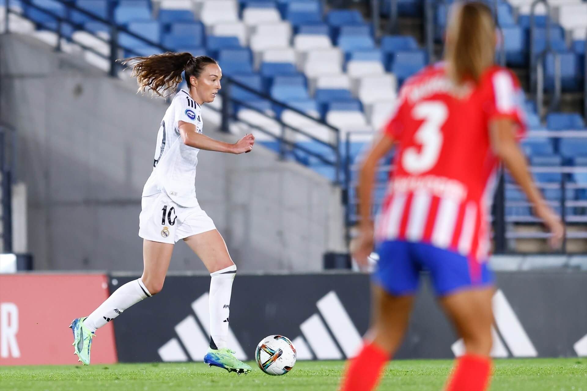 Caroline Weir en el derbi madrileño de la Liga F
