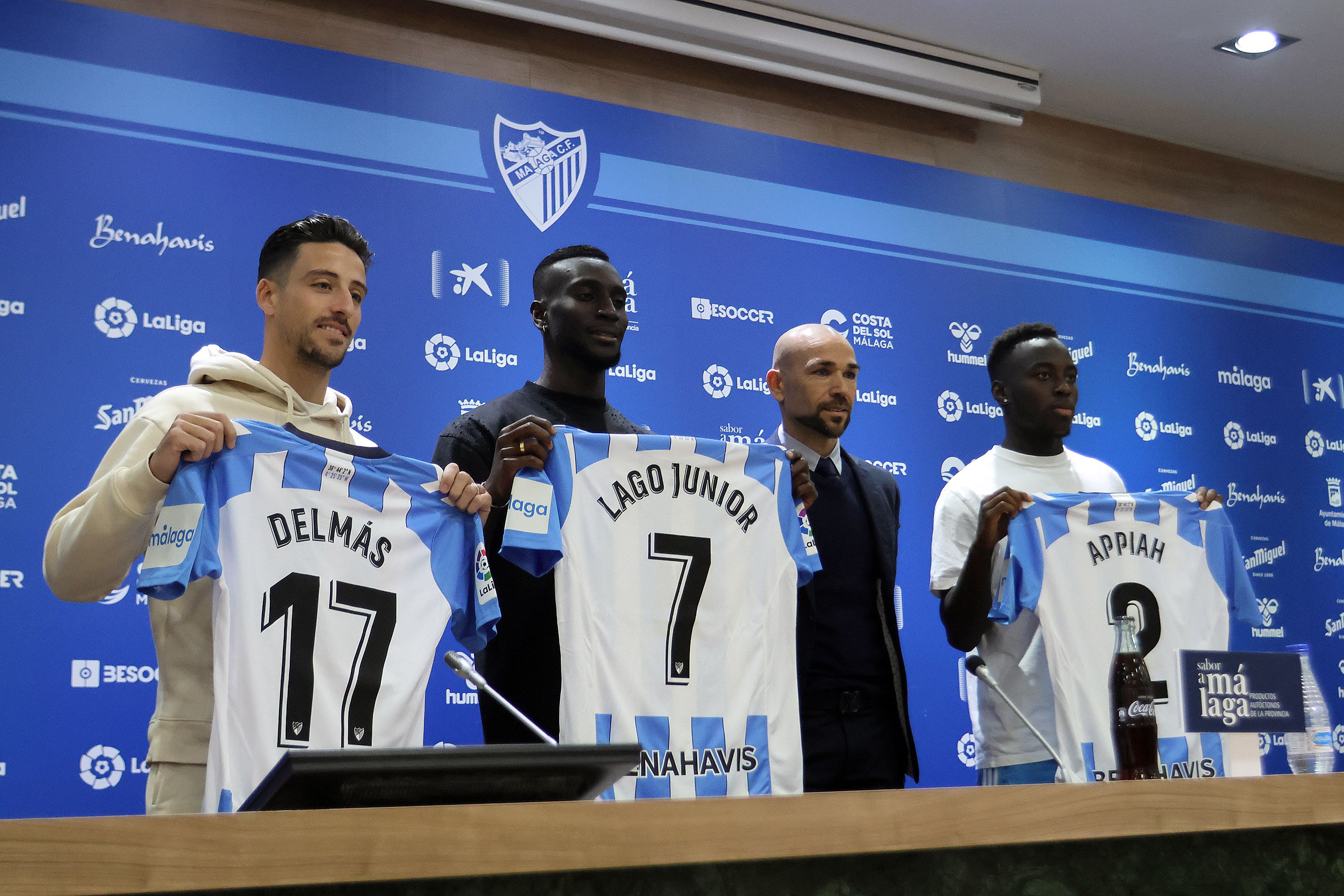  Manolo Gaspar, junto a Appiah, Lago y Delmás.