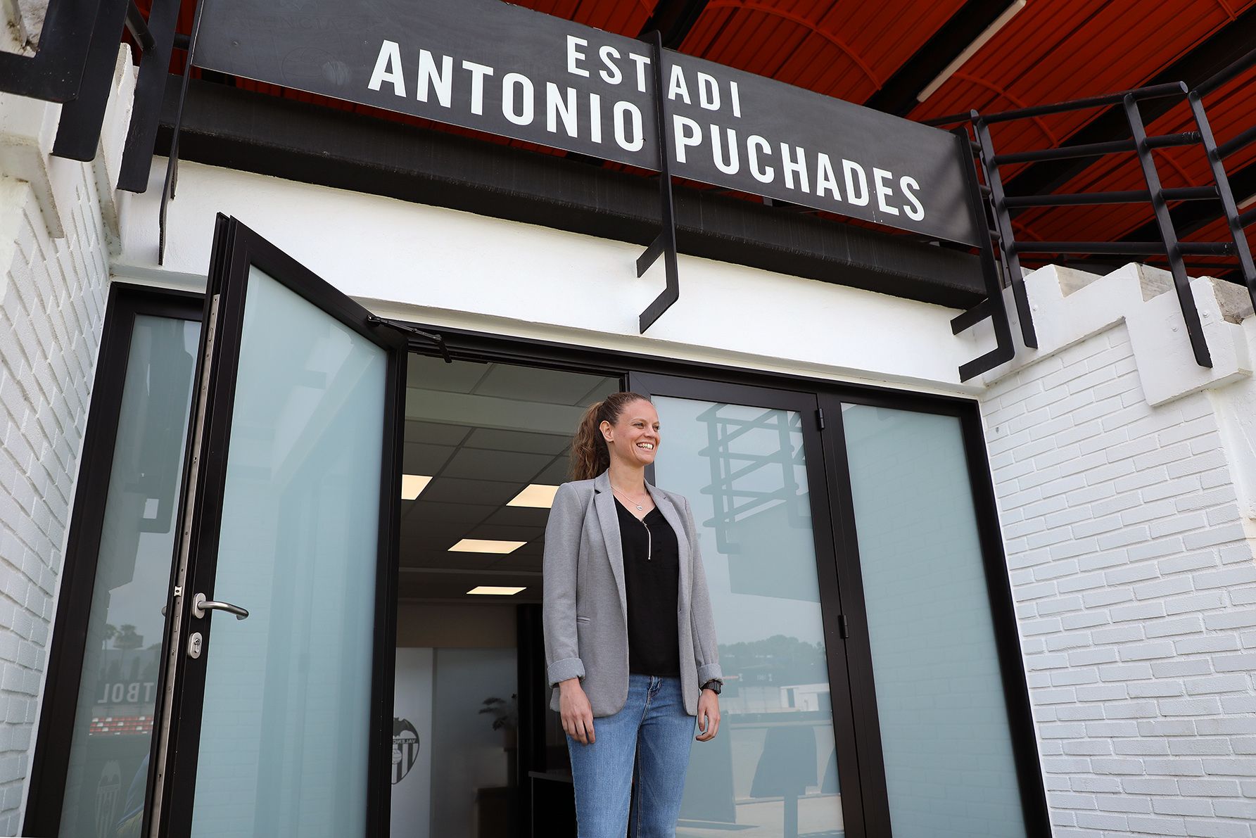  Irene Ferreras entrando en el Antonio Puchades.