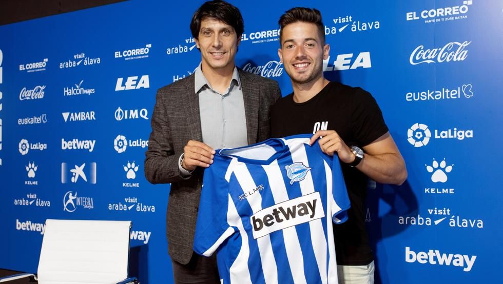 Jony y Sergio Fernández, director deportivo del Alavés. 
