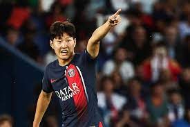 Kangin Lee en un partido con el PSG.