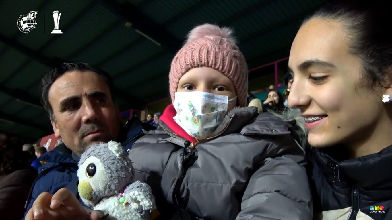  La pequeña María de siete año que lucha contra el cáncer.