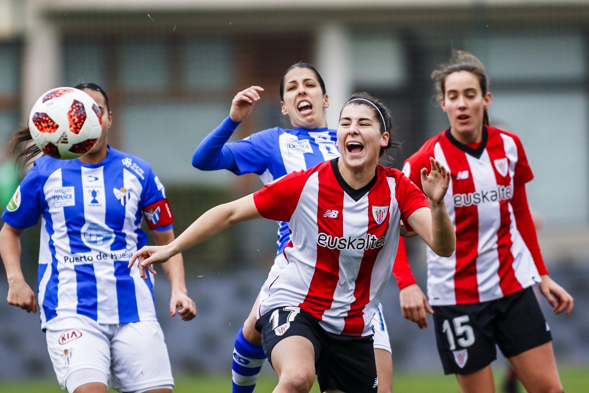  Lucía García marcaba un golazo al Sporting de Huelva en Lezama.