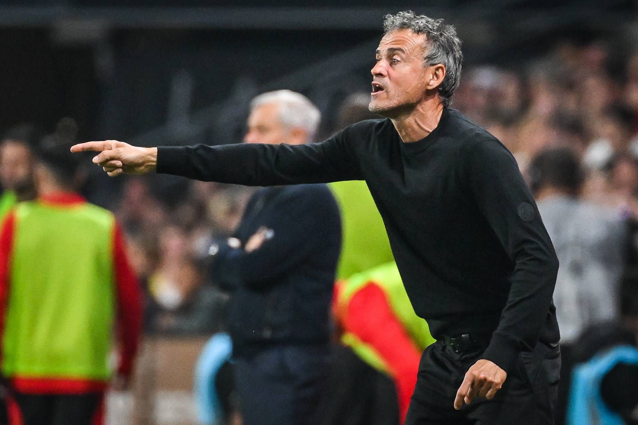 Luis Enrique da instrucciones en el Rennes-PSG.