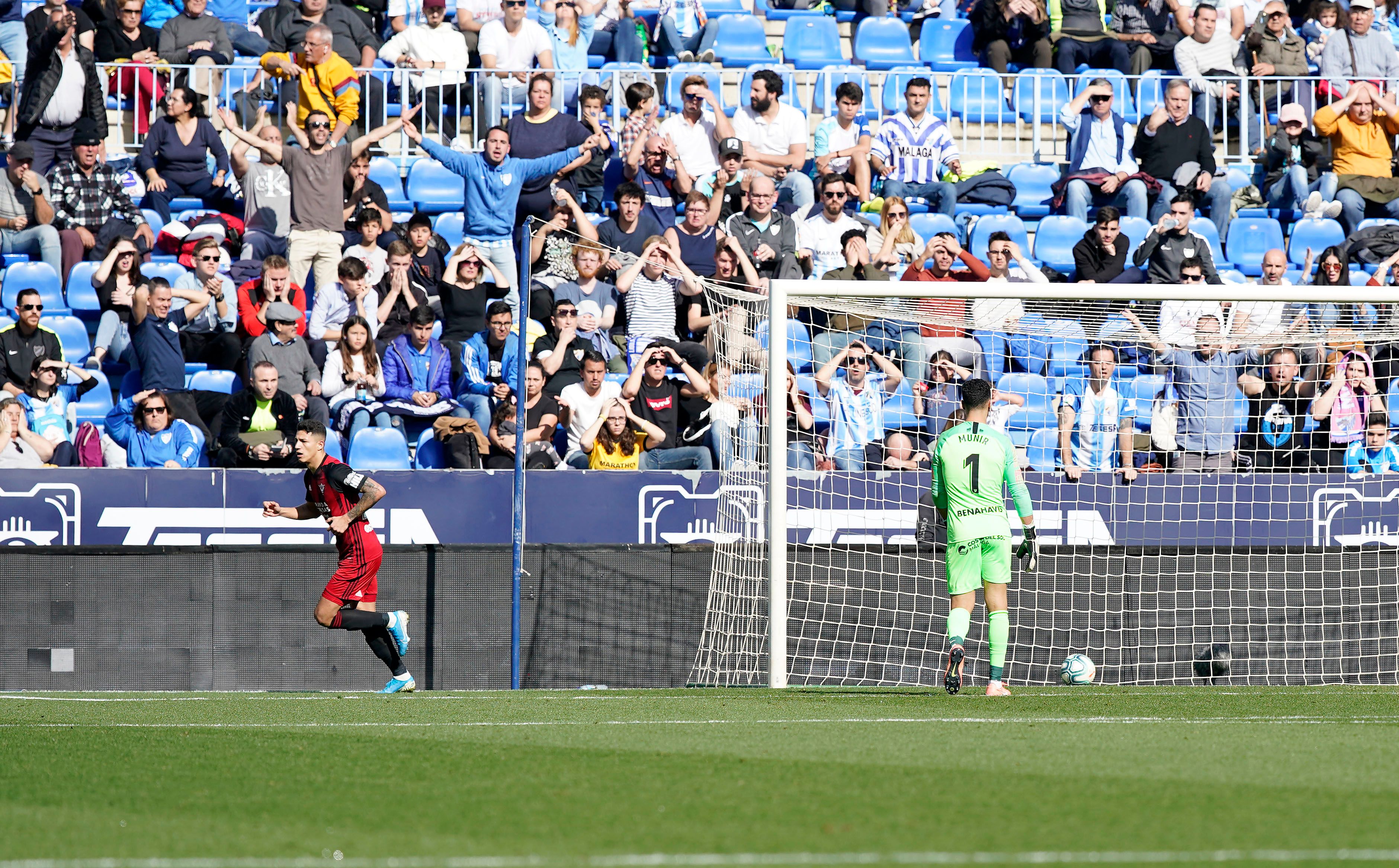 Marcos André celebra el 1-1 en presencia de Munir.