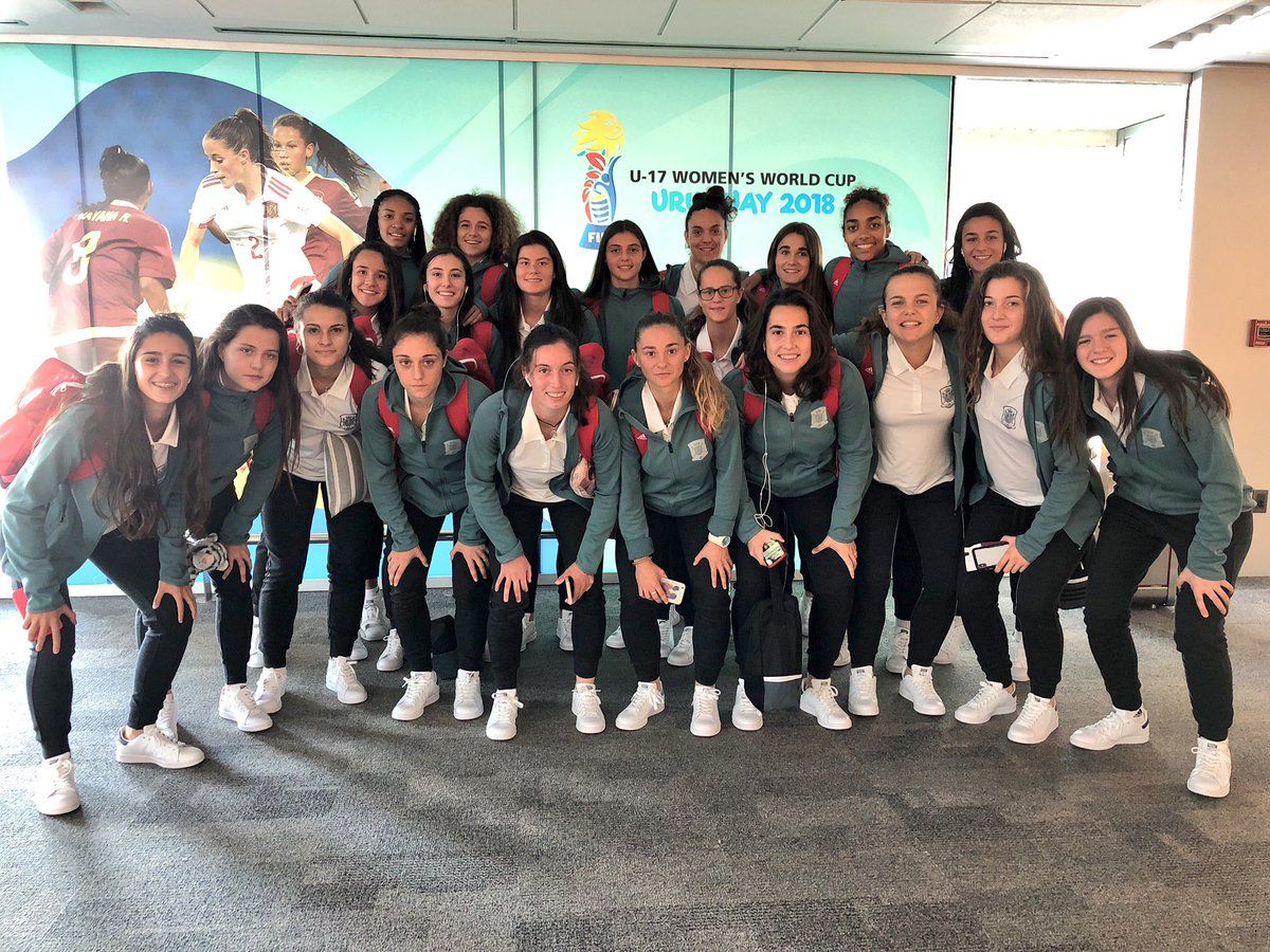  Teresa Mérida, junto a sus compañeras de selección en Uruguay.