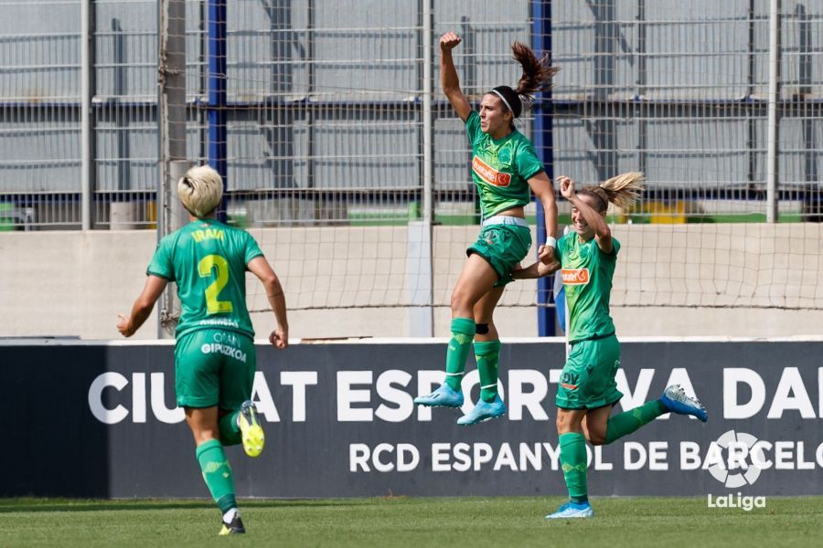 Marta Cardona celebra su gol ante el Espanyol.