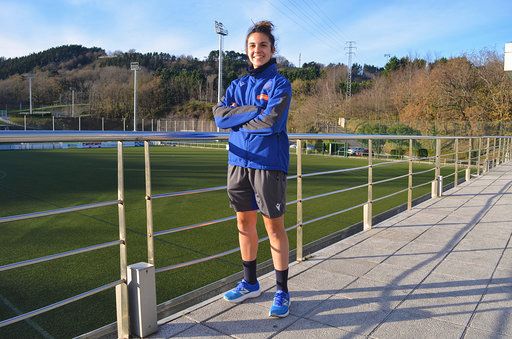 Marta Cardona, jugadora de la Real Sociedad, durante la entrevista con ElDesmarque.