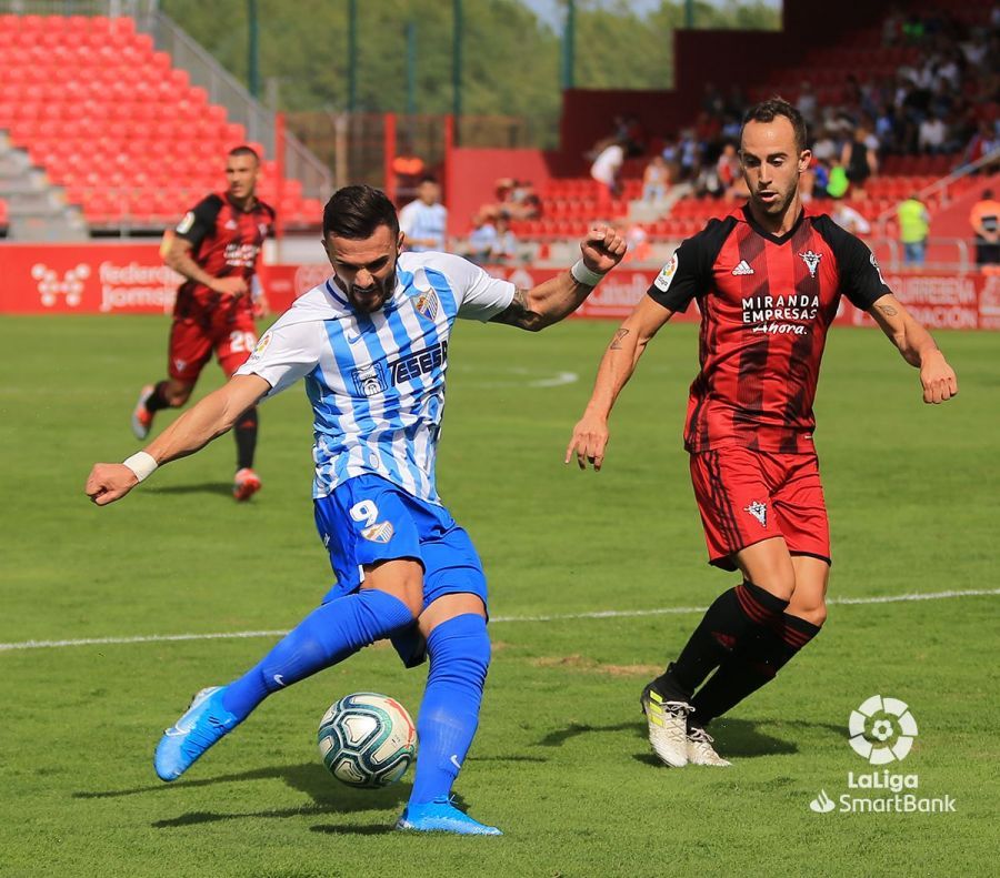 Sadiku, disparando a puerta.