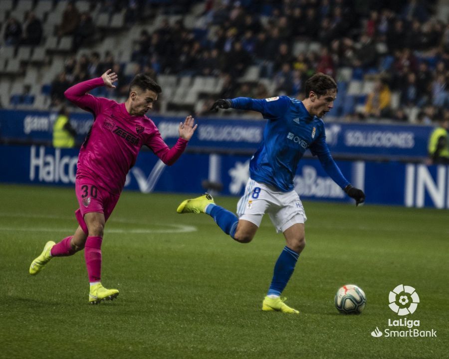  Ramón, en un lance del Oviedo-Málaga.