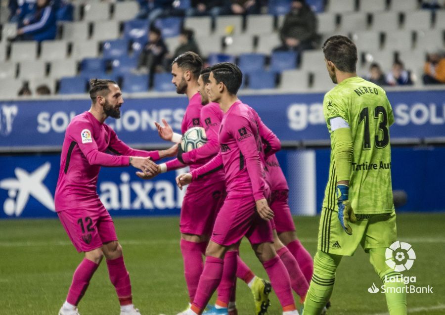  Cifu celebra con sus compañeros.