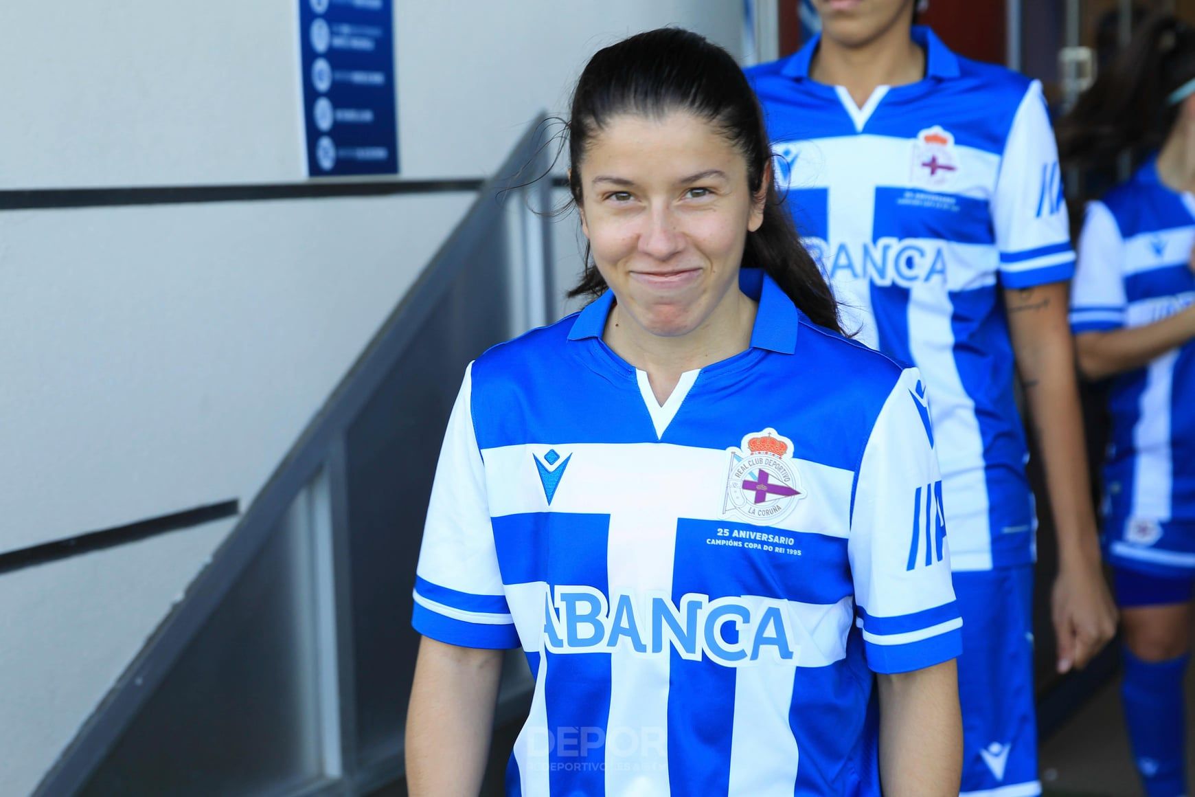 Peke, jugadora del Dépor ABANCA antes de saltar al césped.