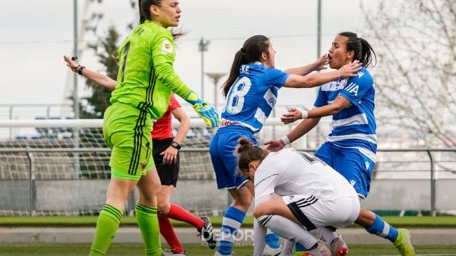 Peke y Gaby celebran el definitivo 3-4 ante el CD Tacón.