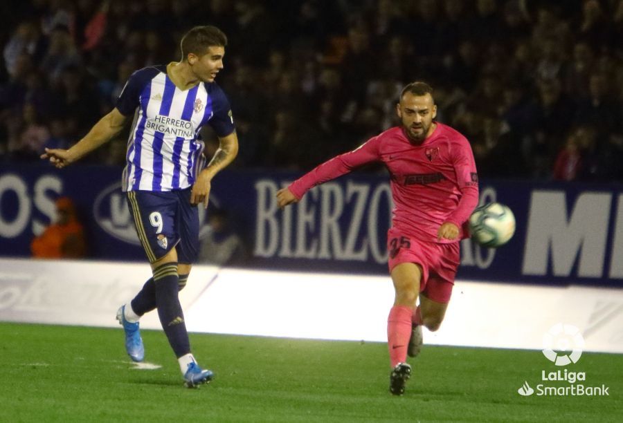  Keidi Bare, durante el Ponferradina-Málaga.
