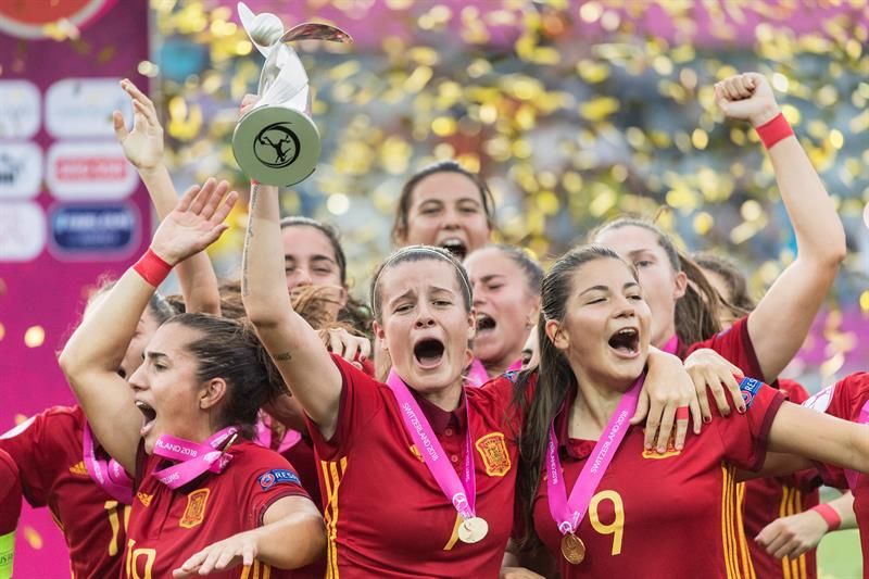  Rosa Márquez celebra el Europeo sub 19.