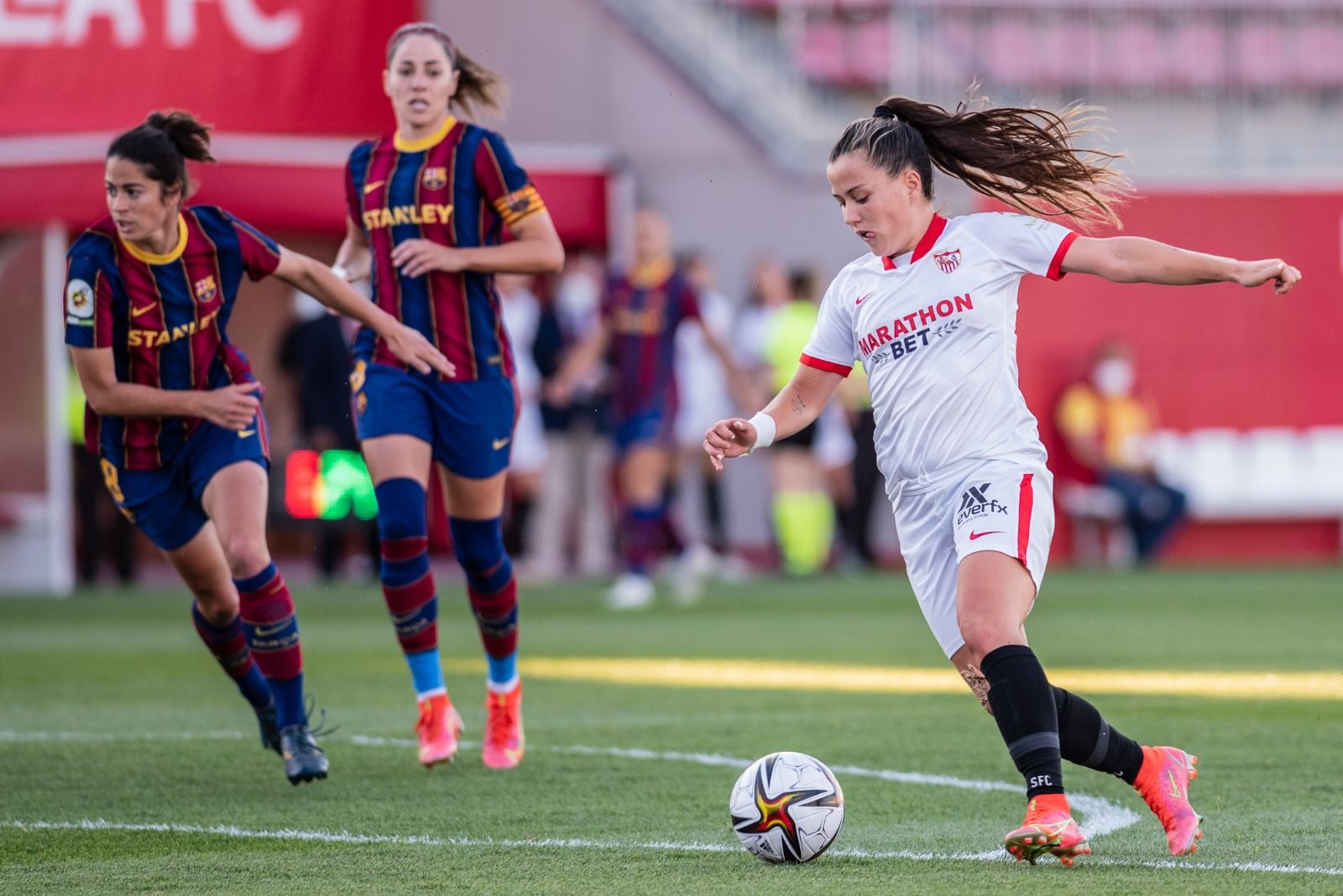 Imagen del Sevilla-Barça de la Copa de la Reina de fútbol femenino.