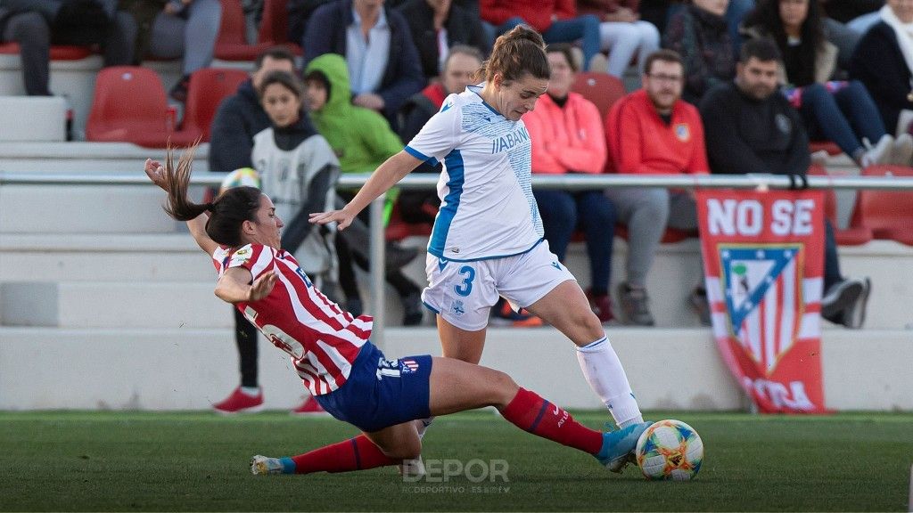  Teresa Abelleiro, en un lance del Atlético-Dépor.