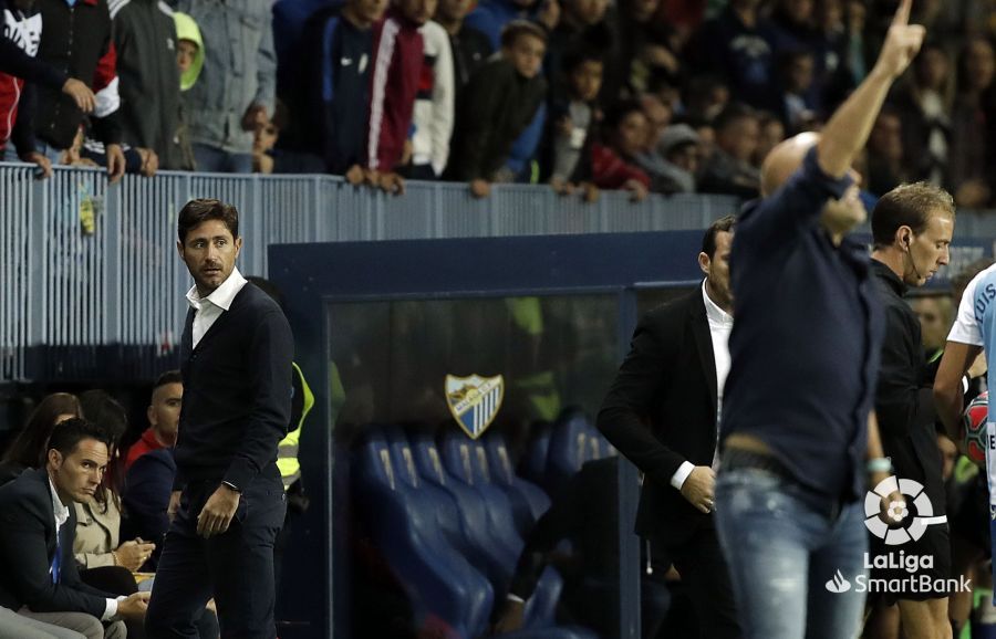  Víctor, antes de marcharse por el túnel de vestuarios.