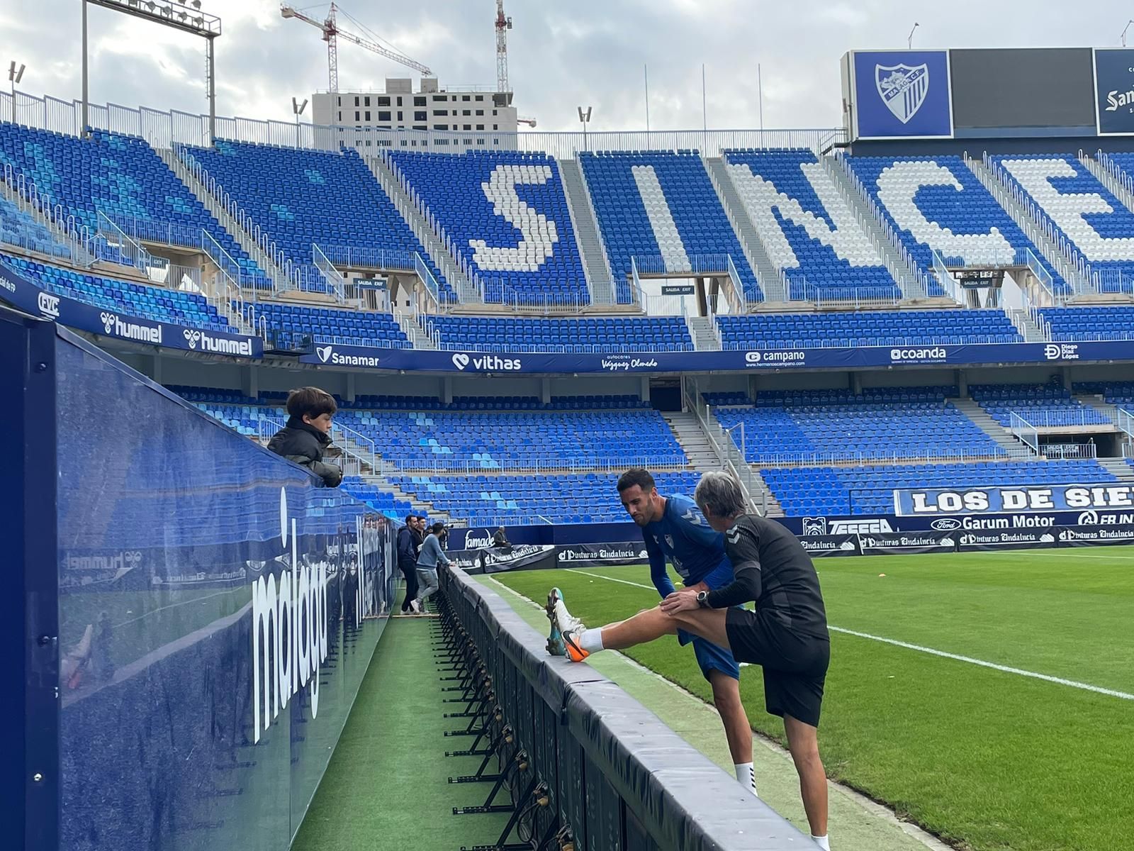  Esteban Burgos, al margen en el entrenamiento.