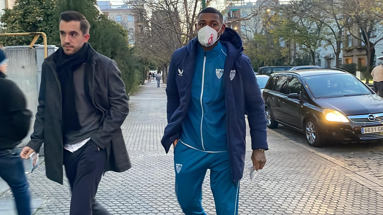 Reine-Adelaide pasa reconocimiento médico con el Sevilla