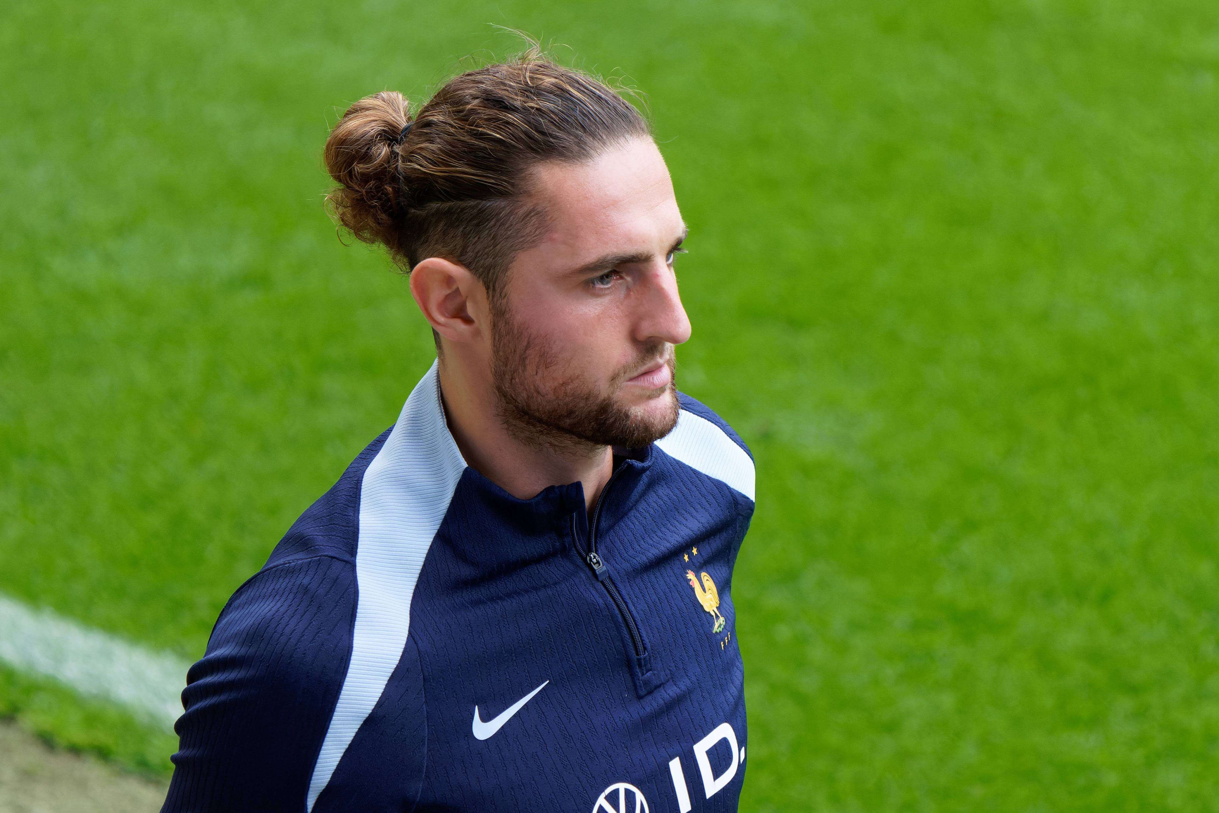  Rabiot, en un calentamiento con la selección francesa (FOTO: Cordón Press).
