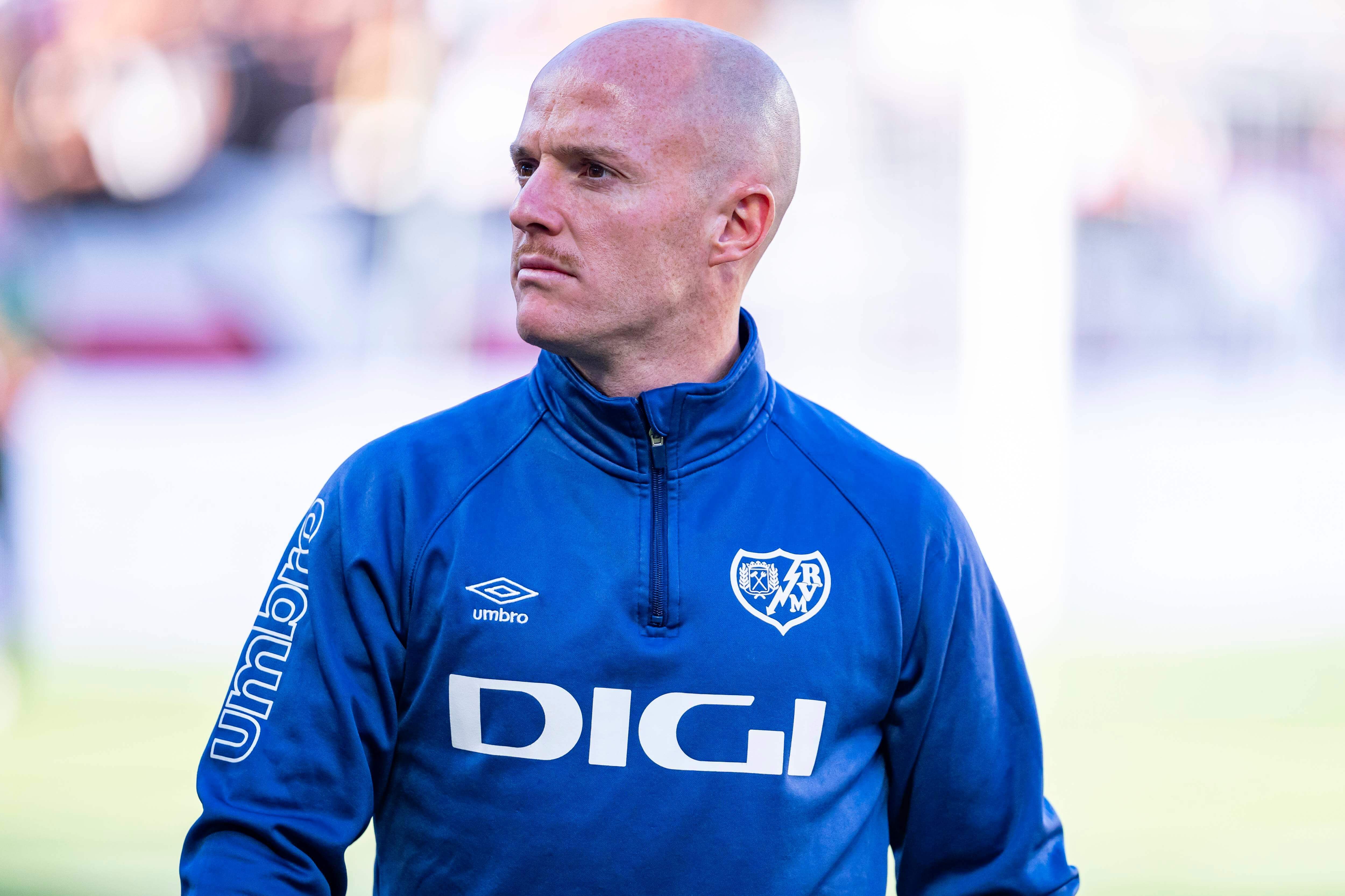 Isi Palazón, antes de un partido del Rayo.