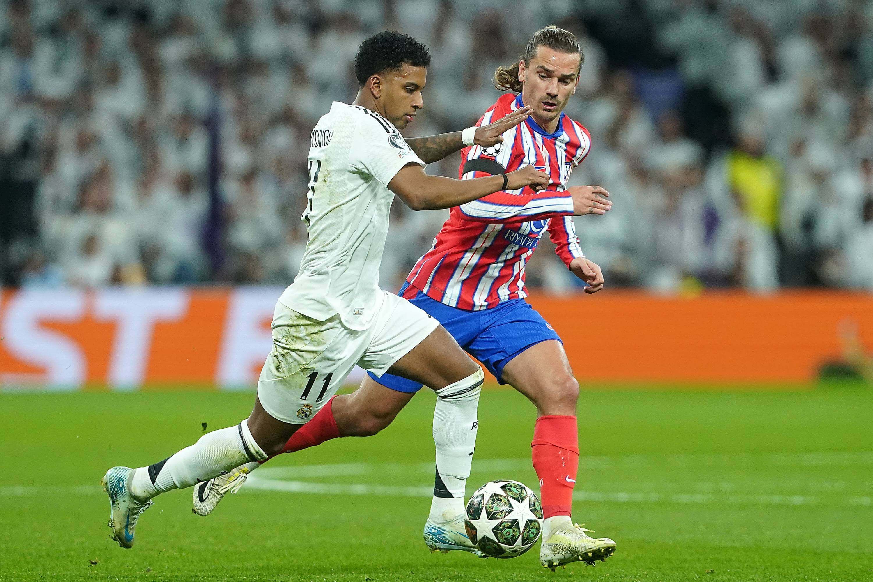  Rodrygo y Griezmann, en un derbi de Champions League (Cordon Press)