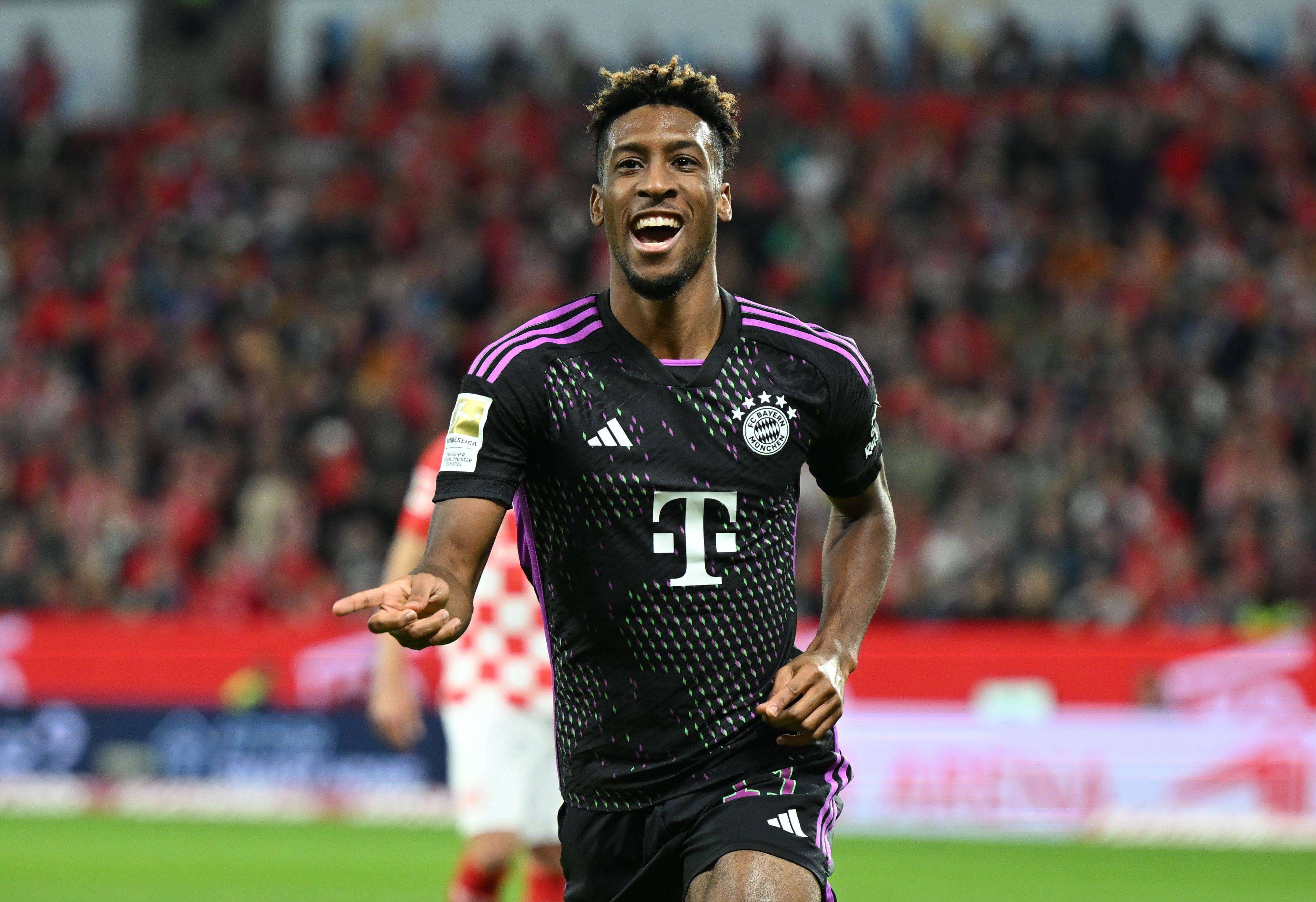  Coman celebrando un gol con el Bayern.