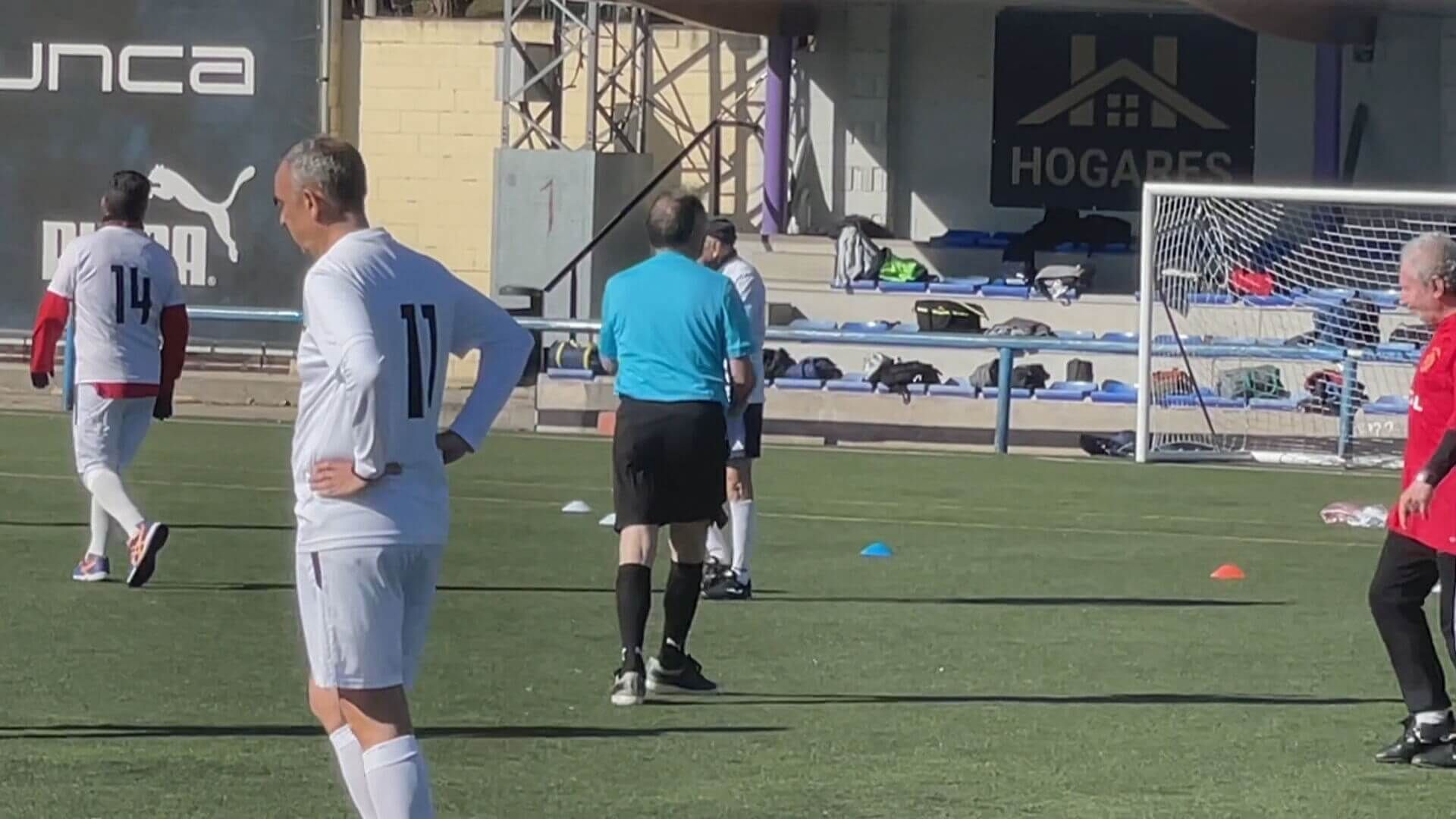 Manuel durante un entrenamiento de walking football