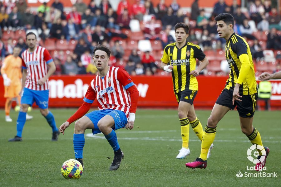 Pedro Díaz, durante el Sporting-Zaragoza (Foto: LaLiga).