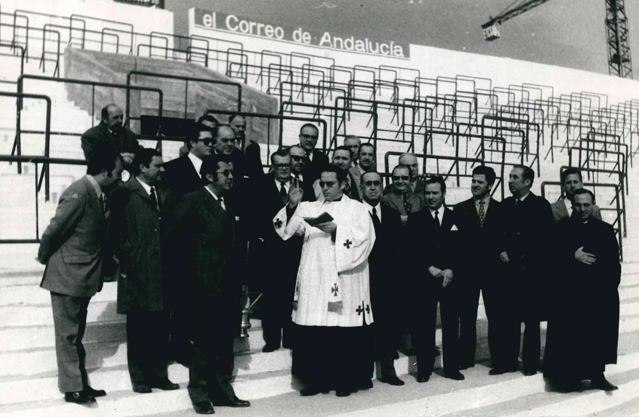 Momento en el que fue bendecido el nuevo Gol Norte en 1971.